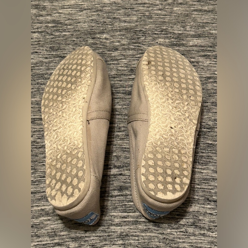 Toms Light Grey Slip Ons Size 6.5 Ladies - Picture 5 of 5
